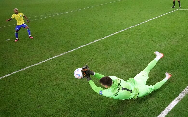 Cobrança de Rodrygo defendida pelo goleiro da Croácia