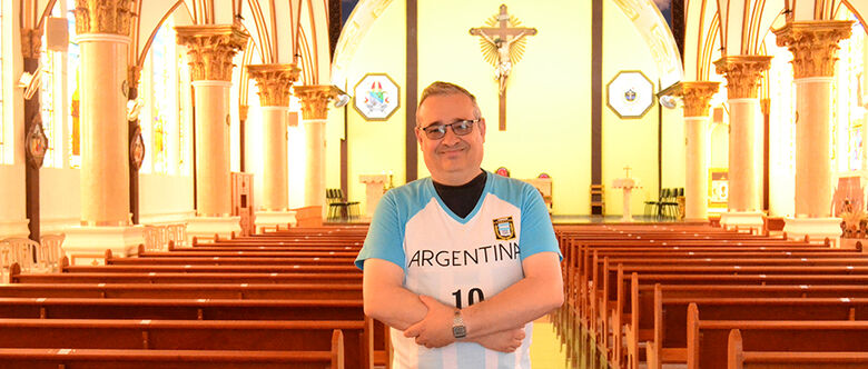 Padre Luis Hidalgo comemorou a vitória e título da seleção argentina contra a França na final da Copa