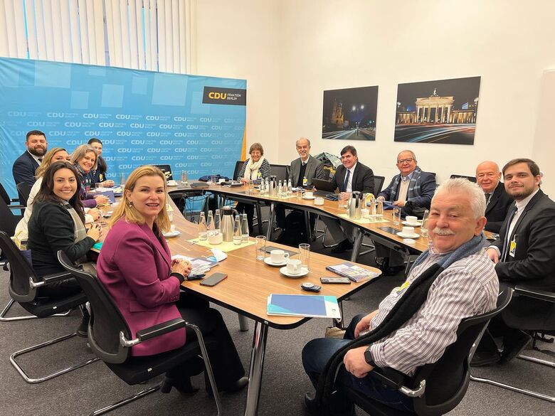 Priscila se reuniu com deputados na Alemanha nesta quarta