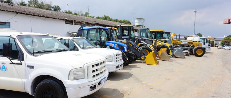 Investimento de R$ 2,65 milhões garante 11 máquinas e veículos para agricultura e manutenção