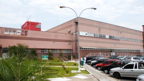 Filha denuncia maus tratos contra a mãe no hospital Luzia de Pinho Melo, em Mogi
