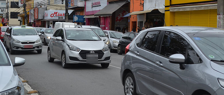 É cobrado sobre a propriedade de veículos automotores. Cresceu na região