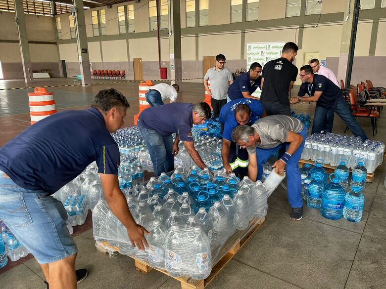Mais de três mil litros de água foram encaminhados, pelo Condemat, com o apoio do Fundo Social de de Mogi