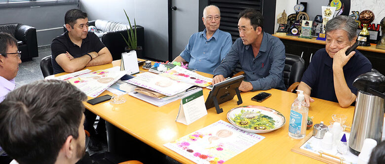  Ashiuchi recebeu visita para debater sobre a realização da 27ª edição da tradicional Festa da Dália