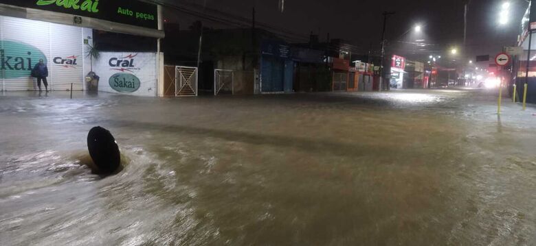 Primeiros casos de leptospirose surgidos após as enchentes deste ano colocaram o Alto Tietê em alerta