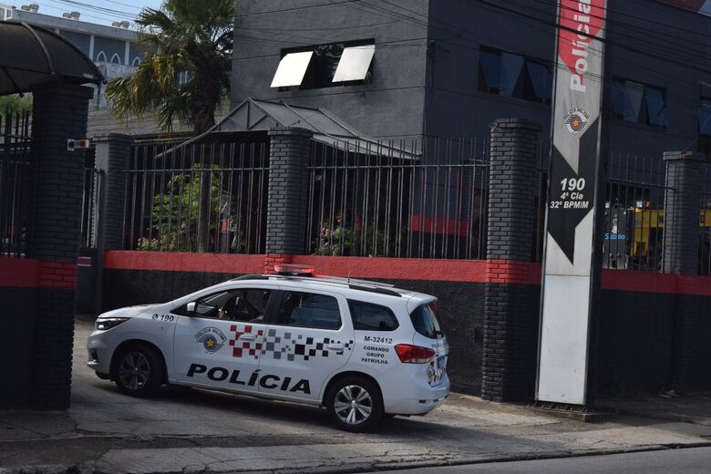 Policiais da 4ª Companhia prenderam o indivíduo na Vila Maria de Maggi, em Suzano