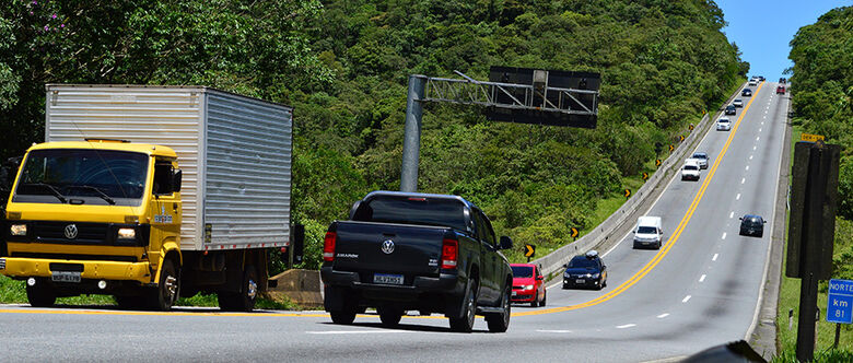 Mogi-Bertioga recebe 66,6 mil carros no Feriado do Dia do Trabalho