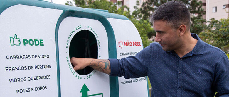 Prefeito Caio Cunha lançou o programa Vidro Vira Vidro