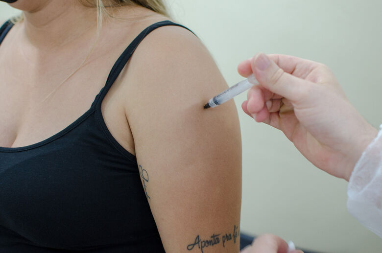 Suzano começa aplicação da vacina bivalente para pessoas com mais de 18 anos