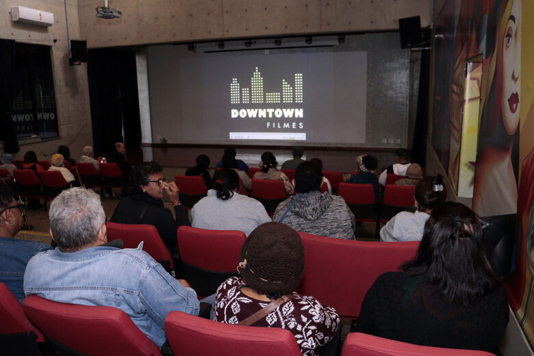 Cineteatro Wilma Bentivegna promove exibição de filmes ao público da melhor idade