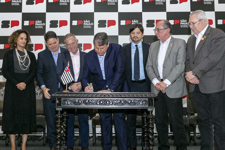 Governo de SP sanciona lei do novo salário mínimo estadual de R$ 1.550