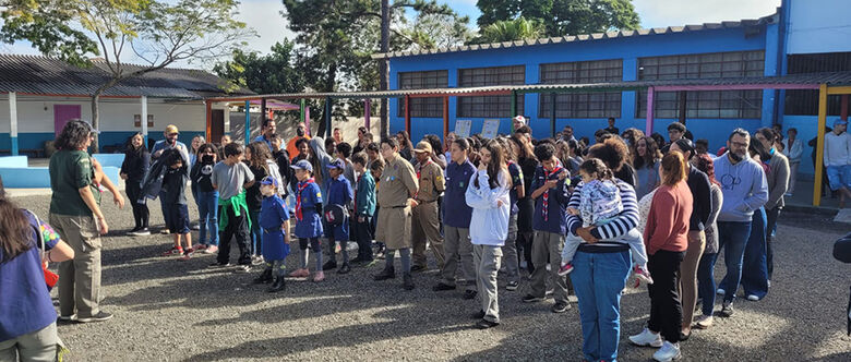 'Escoteiro Suzano' promove atividade educativa em escola