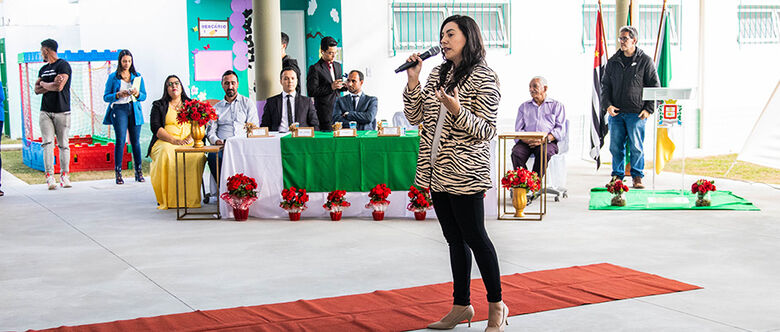 Ferraz inaugura escola com capacidade para 200 alunos