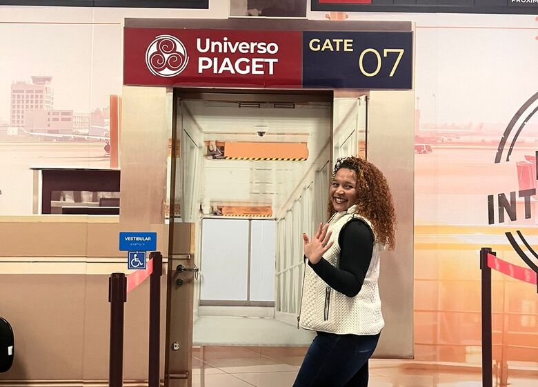 Estudante do Piaget embarca para Portugal