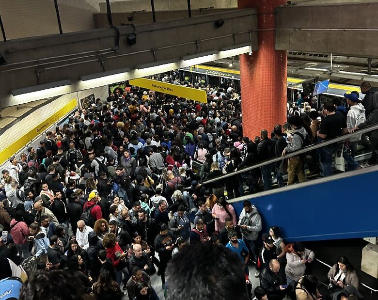 Linha 4 sofreu com problemas nesta quinta-feira