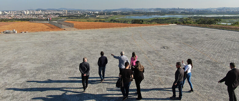 Obras do Parque Mirante do Sesc evoluem com serviços no entorno da 'pirâmide'