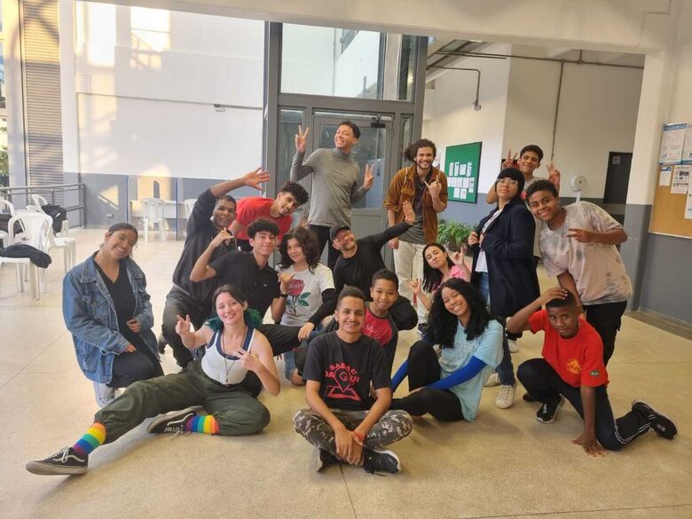 Oficina de Cinema e Teatro no Cic de Ferraz, do grupo Cine Teatro de Ferraz