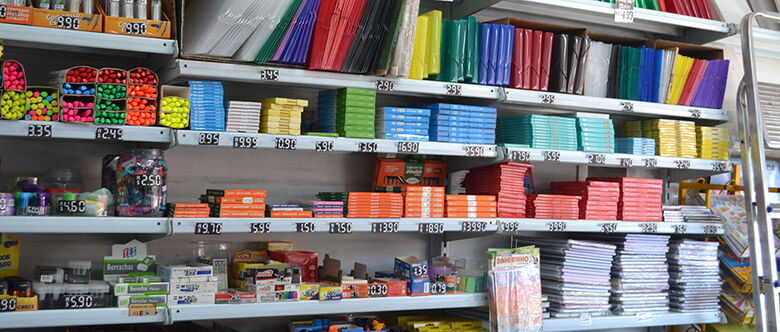 Kit de material escolar chega a R$ 100 nas papelarias 