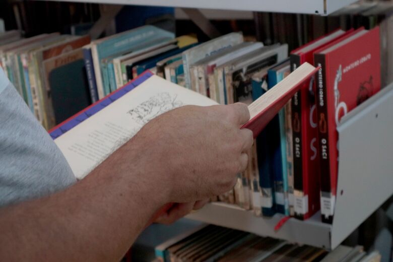 Biblioteca Municipal disponibiliza carteirinha para empréstimo de livros
