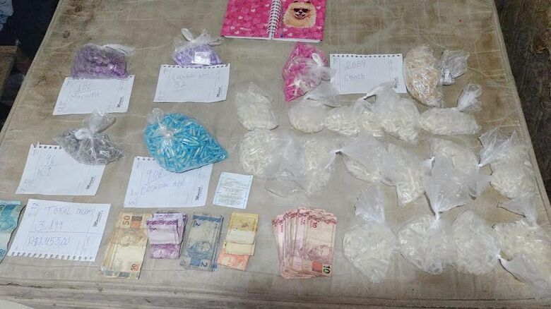 Drogas foram apreendidas em 