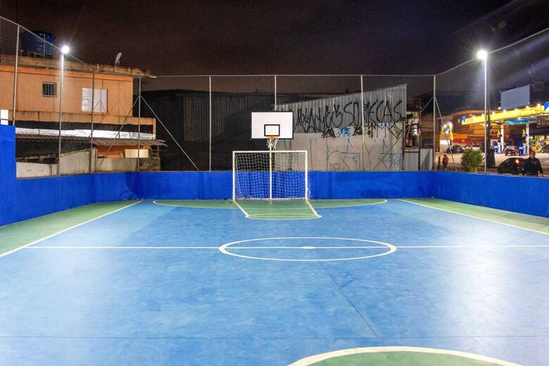 Itaquá inaugura quadra poliesportiva no Jardim Santa Helena