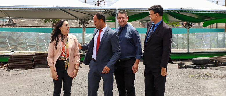 Prefeita esteve no local onde será realizada a Festa da Uva