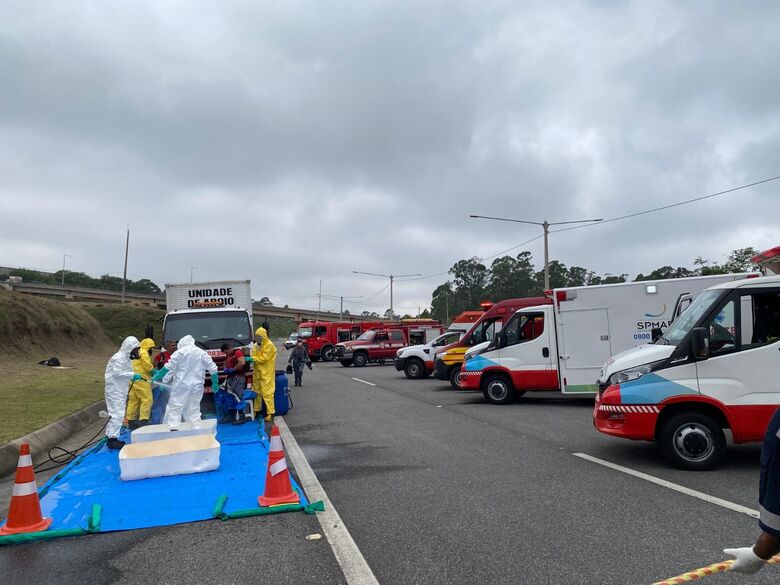 Simulado de acidente com produto perigoso é realizado em Arujá