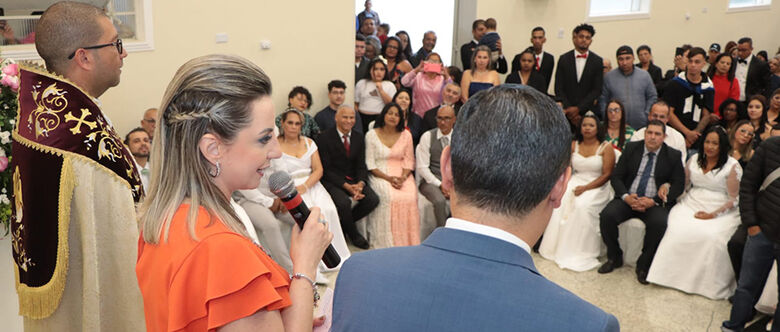 Prefeito e primeira-dama prestigiam Casamento Comunitário no Jardim Casa Branca