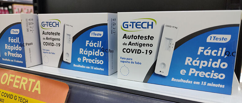 Procura por testes de Covid-19 dispara nas farmácias de Suzano 