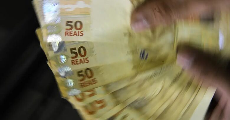 Primeira parcela do décimo terceiro deve ser paga até esta quinta