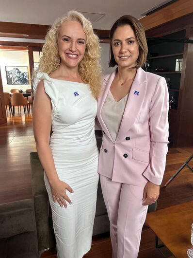 Flávia Verdugo se reúne com Michelle Bolsonaro em busca de melhorias para as mulheres de Poá