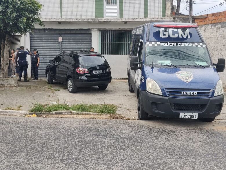 GCM liberta 12 reféns em Poá após tentativa de roubo a empresa