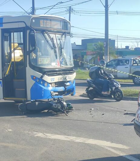 Motociclista morre após colidir com ônibus na manhã desta sexta, em Suzano