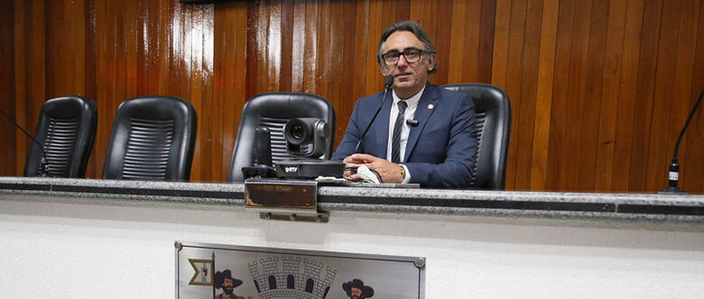 Vereador Farofa é eleito novo presidente da Câmara de Mogi