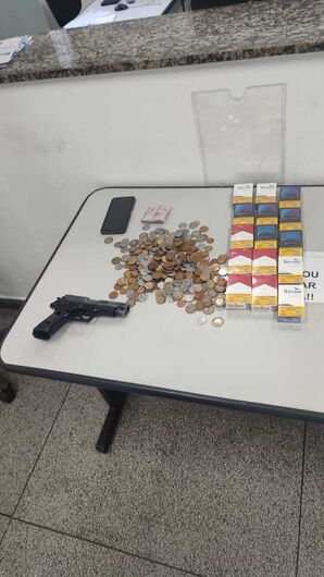 PM prende homem suspeito de roubar padaria com réplica de arma