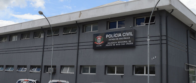 Policial civil morre após bater viatura em um poste de Jundiapeba