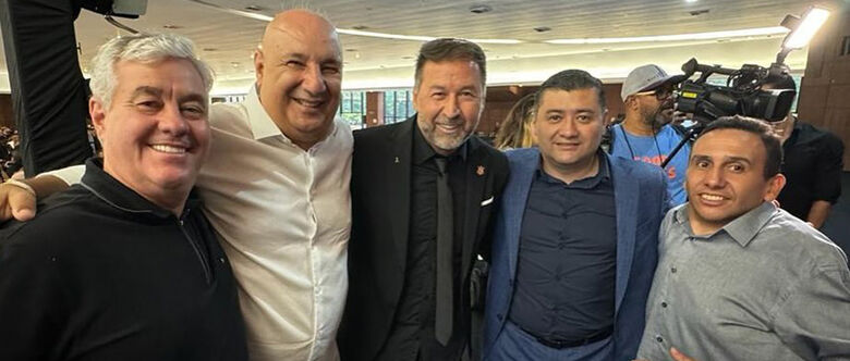 Ashiuchi acompanha posse de Augusto Melo