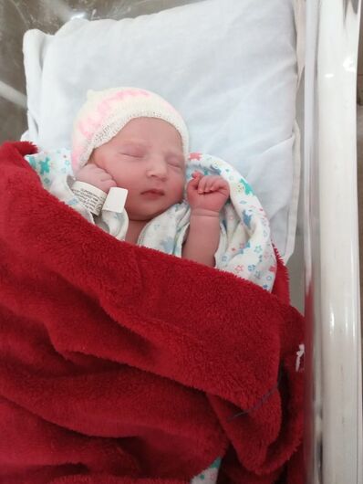 Com 3,2 kg, Luna Carvalho é a primeira bebê a nascer neste ano, em Suzano