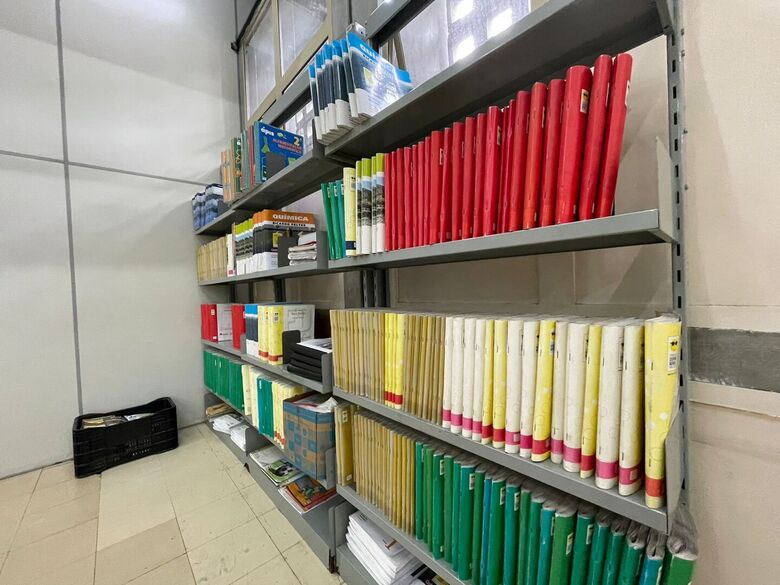 Biblioteca Municipal oferece acervo em braille e equipamentos de leitura a deficientes visuais