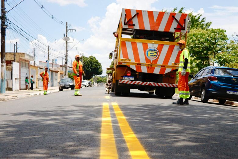 Rua Cidade de Diadema recebe nova sinalização