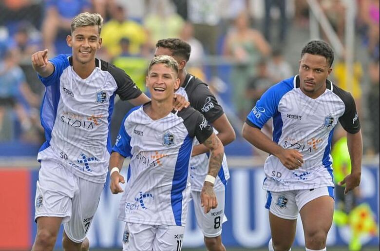 Gustavinho marcou o gol da vitória do Aster