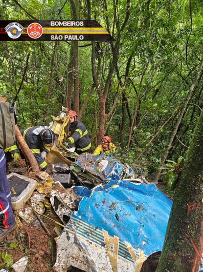 Avião com 2 pessoas a bordo cai na região do ABC Paulista