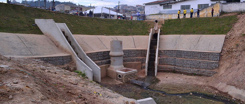 Piscinões são alternativas para contenção de e enchentes nas cidades