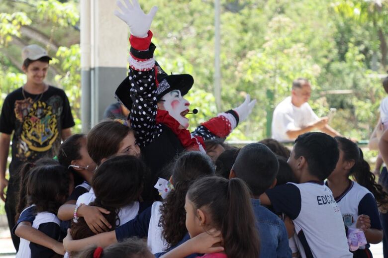 Prefeitura celebra o Dia do Circo com atividades lúdicas para as crianças