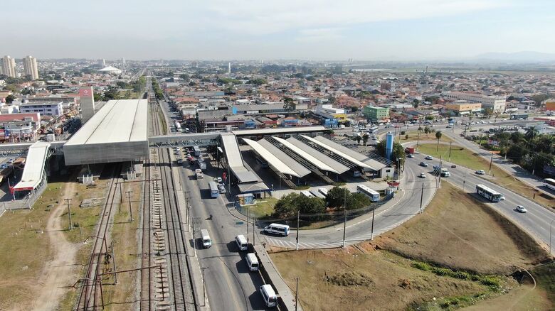 Aniversário de 75 anos: parceria disponibiliza ônibus para o Suzano Fest