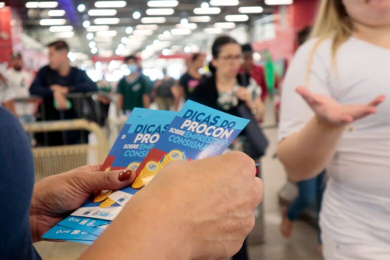 Procon promove ação especial na Estação Suzano