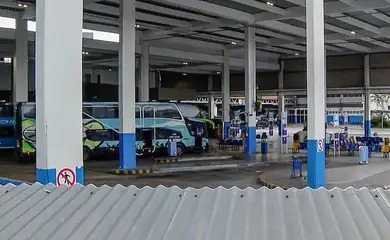Sequestrador de ônibus no Rio se entrega à polícia