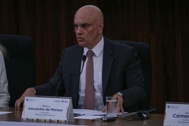 Moraes tira sigilo de depoimentos em inquérito sobre golpe de Estado