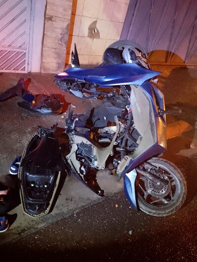 PM prende homem e outro morre após bater moto durante perseguição em Suzano
