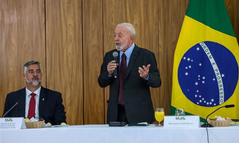 Lula durante encontro com jornalistas nesta terça-feira